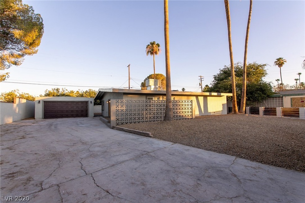 3334 Seminole Cir, Las Vegas, NV 89169 - photo 1