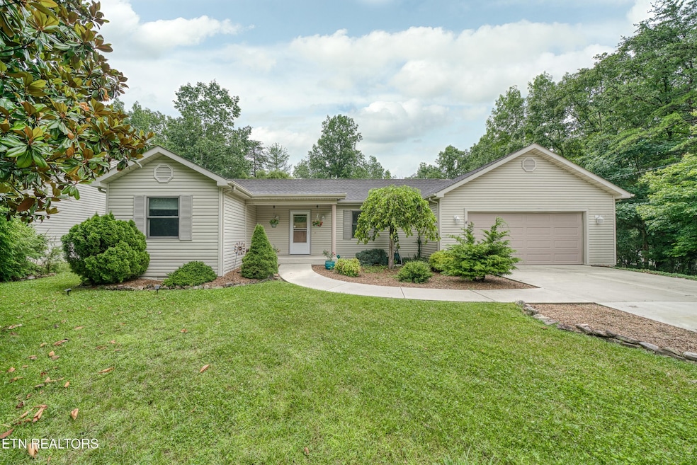 125 Fairhaven Dr, Crossville, TN 38558 - photo 1