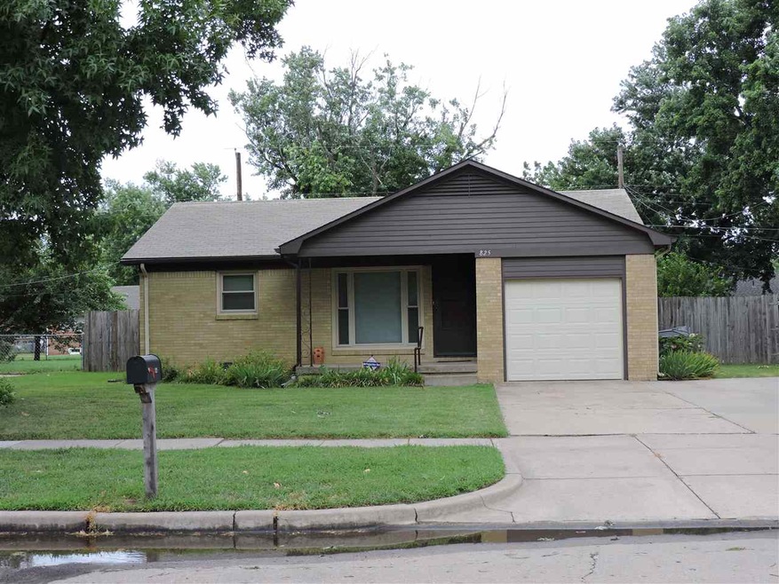 Home has newer vinyl windows, roof, HAC, hot water