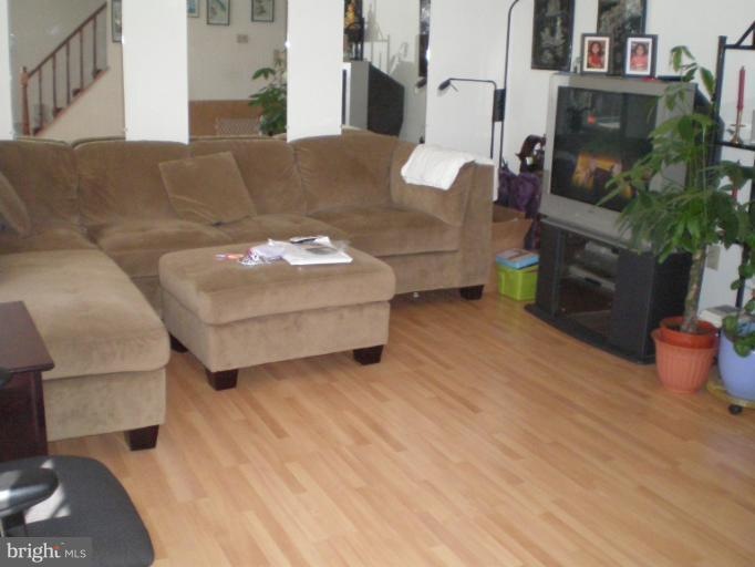 19634 Twinflower Cir, Germantown, MD 20876 - photo 1