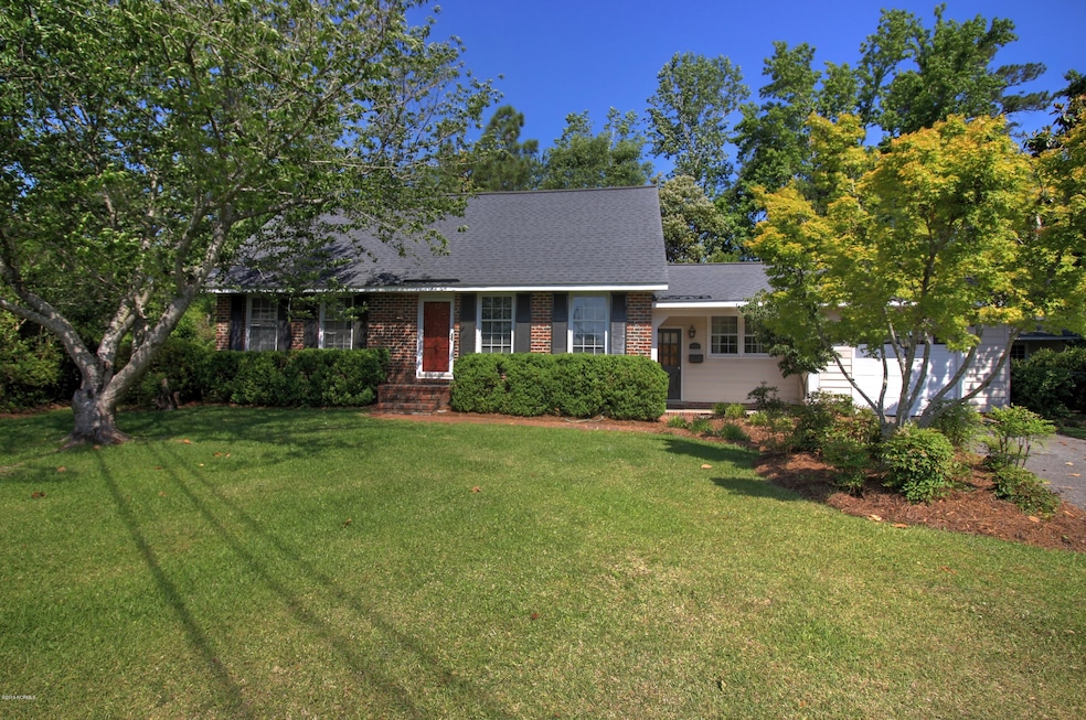 900 Daniel Dr, Jacksonville, NC 28540 - photo 1