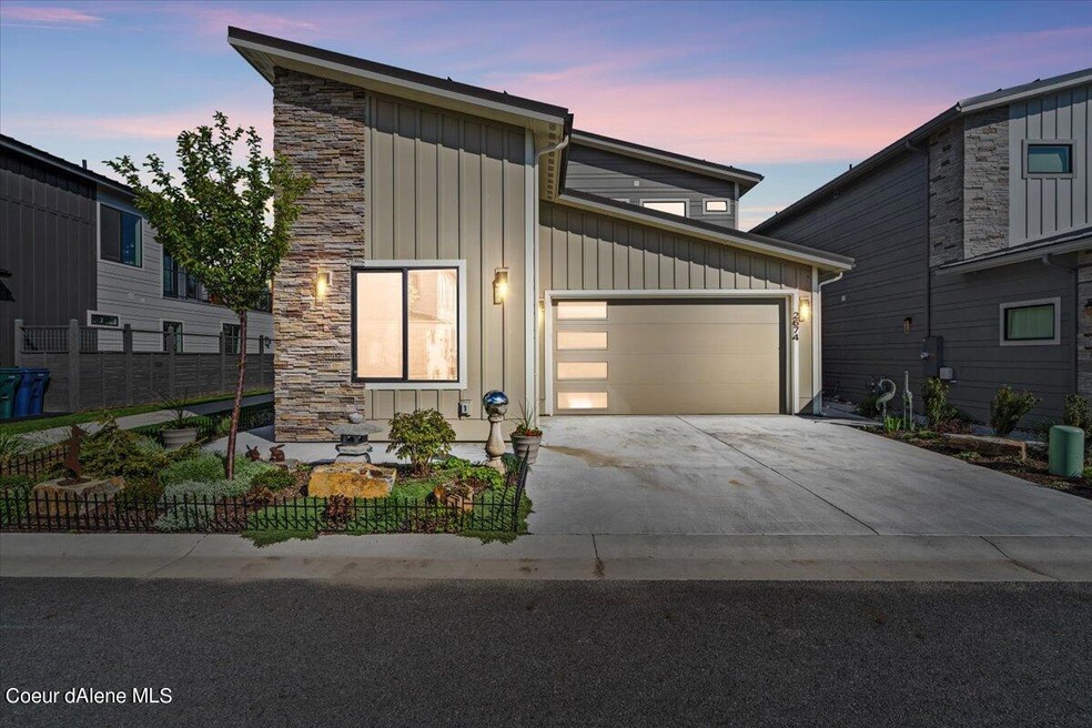 01-Front of Home Twilight