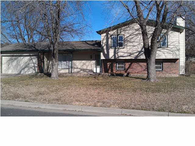908 TRINITY DRIVE NEWTON KANSAS GREAT NEIGHBORHOOD