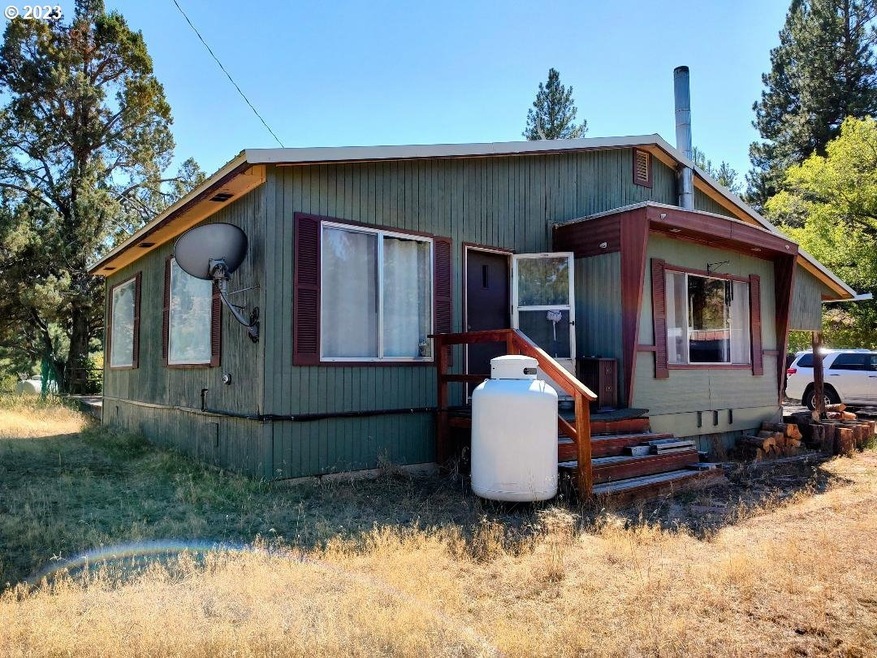 226 Scenic Dr, Canyon City, OR 97820 - photo 1