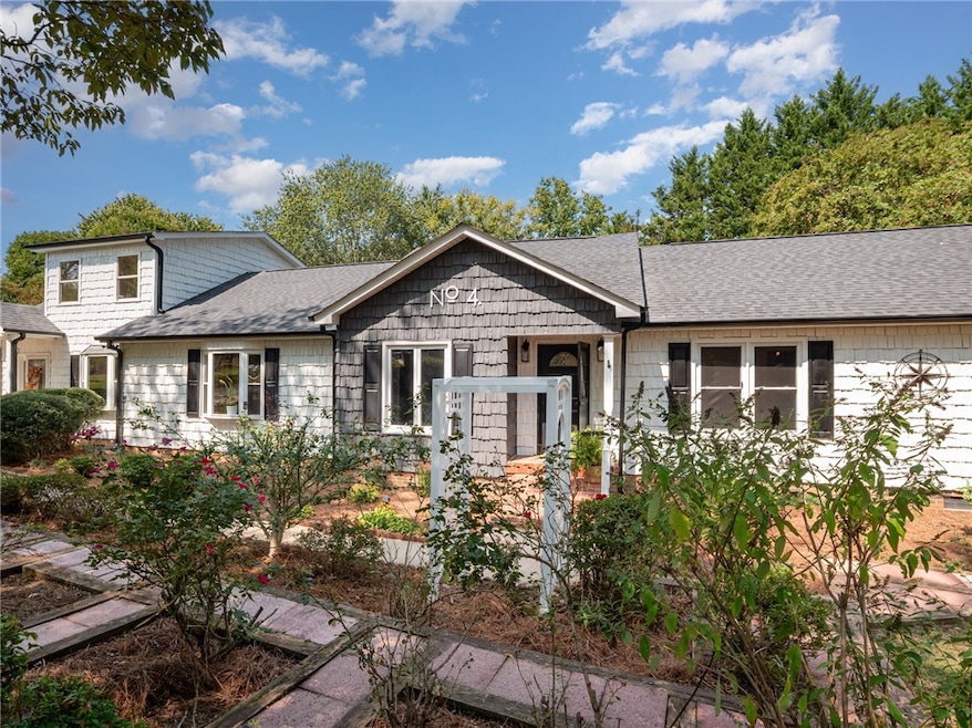 4 Mountain Crest Dr, Taylors, SC 29687 - photo 1