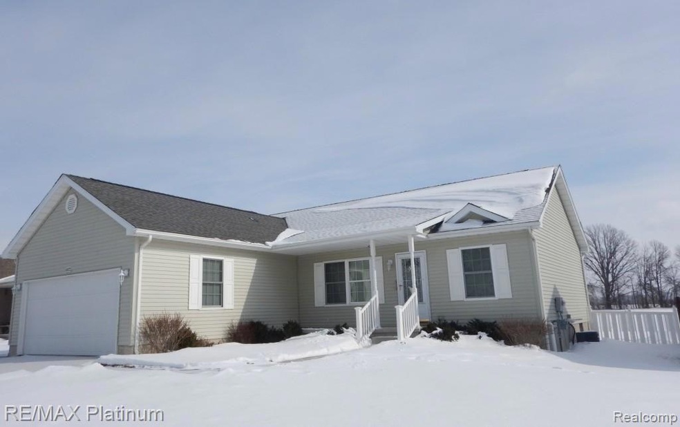 3 bedroom 2 1/2 bath one story home Swartz Creek S