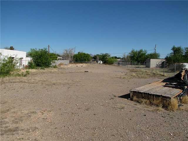 545 East Rd, El Paso, TX 79915 - photo 1