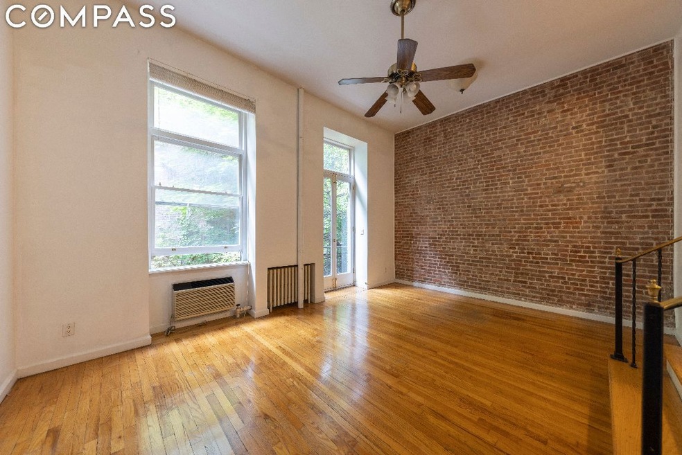 1384 Lexington Ave unit 1, New York, NY 10128 - photo 1