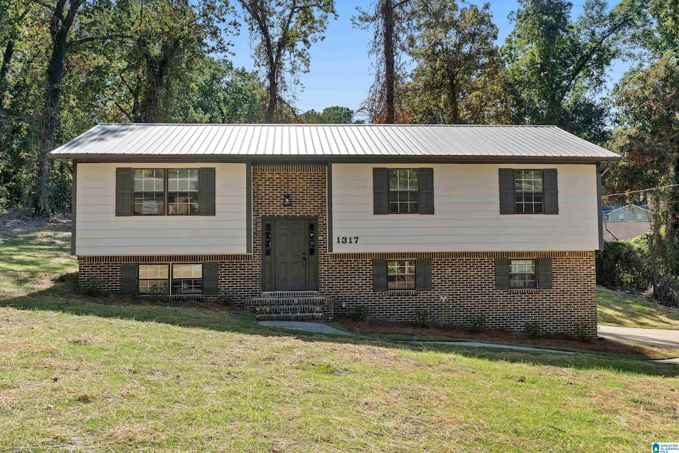 1317 W Navajo Dr, Alabaster, AL 35007 - photo 1