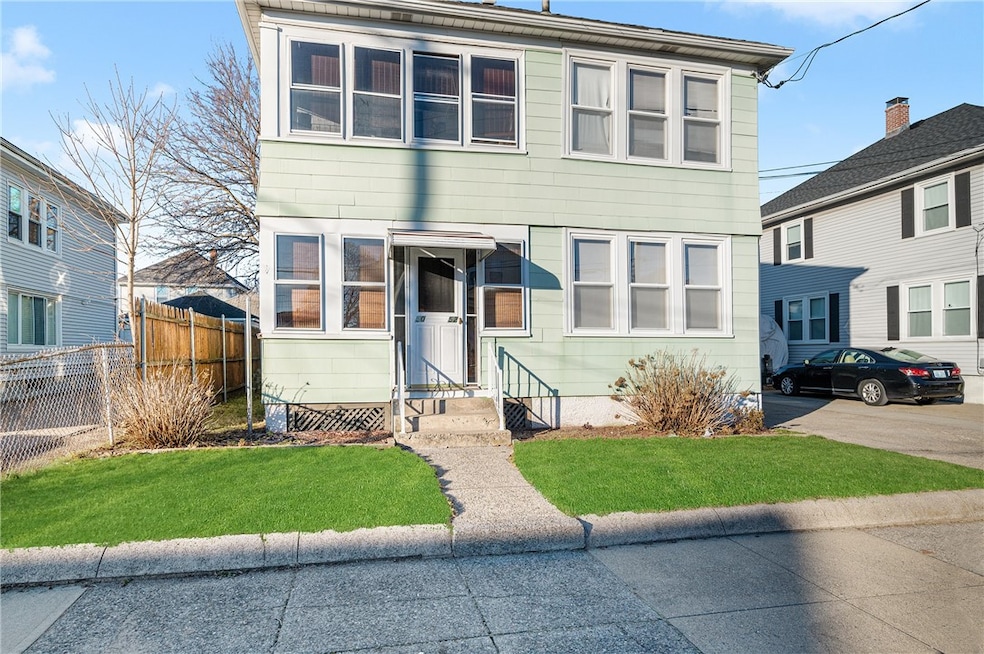 50 Pullen Ave, Pawtucket, RI 02861 - photo 1