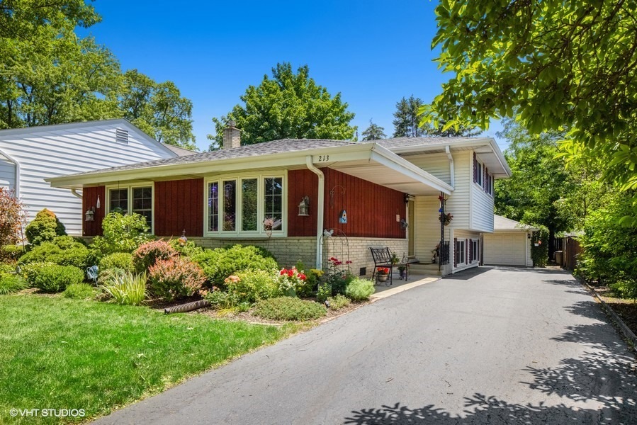 213 Melrose Ave, Elmhurst, IL 60126 - photo 1