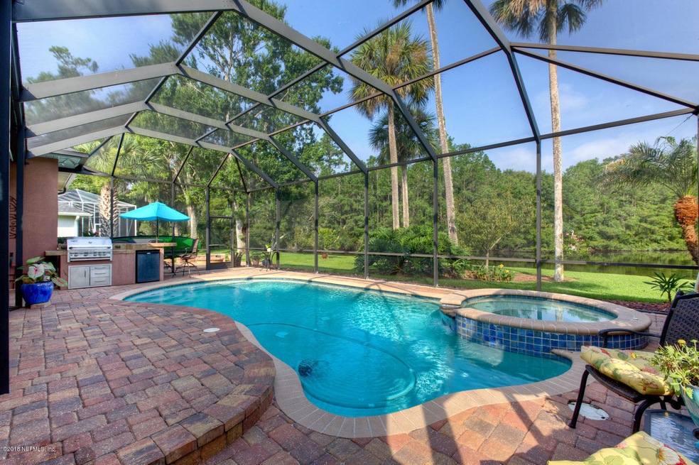 Sparkling Pool & hot tub