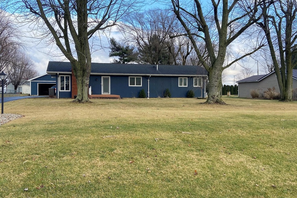 11914 Parklane Dr, Kenton, OH 43326 - photo 1