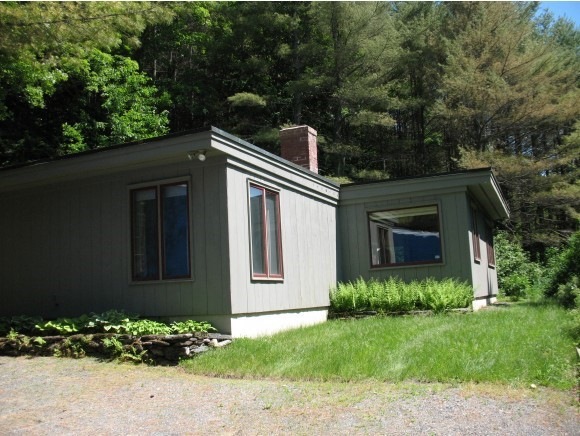 4314 Pomfret Rd, South Pomfret, VT 05067 - photo 1