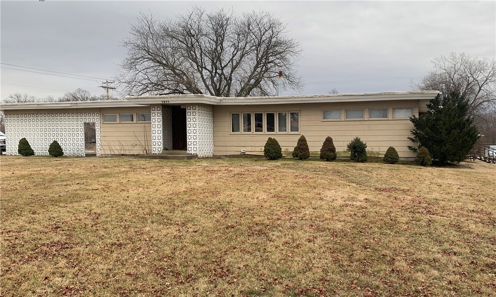 1511 Fayette Ave, Effingham, IL 62401 - photo 1