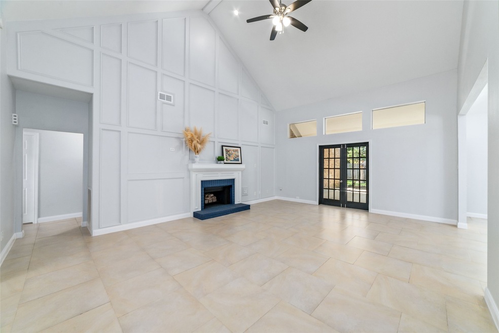 5415 Holly View Dr, Houston, TX 77091 - photo 1