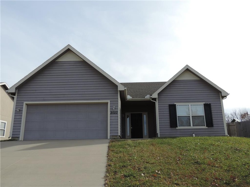 2023 E 17th St - Lawrence, KS 66046