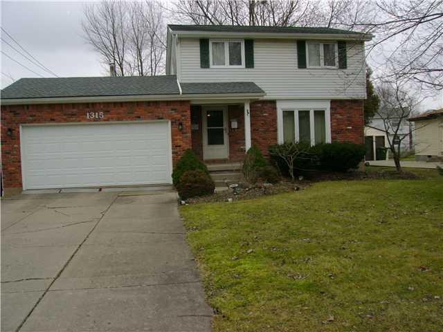 1315 Nash Rd, North Tonawanda, NY 14120 - photo 1