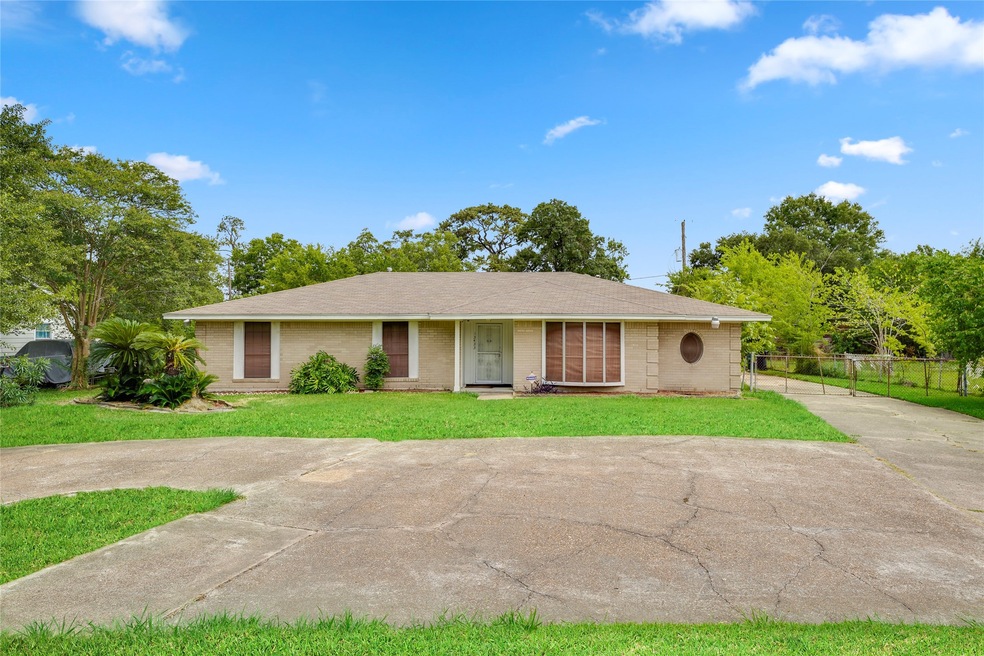 13433 Bandera St, Houston, TX 77015 - photo 1