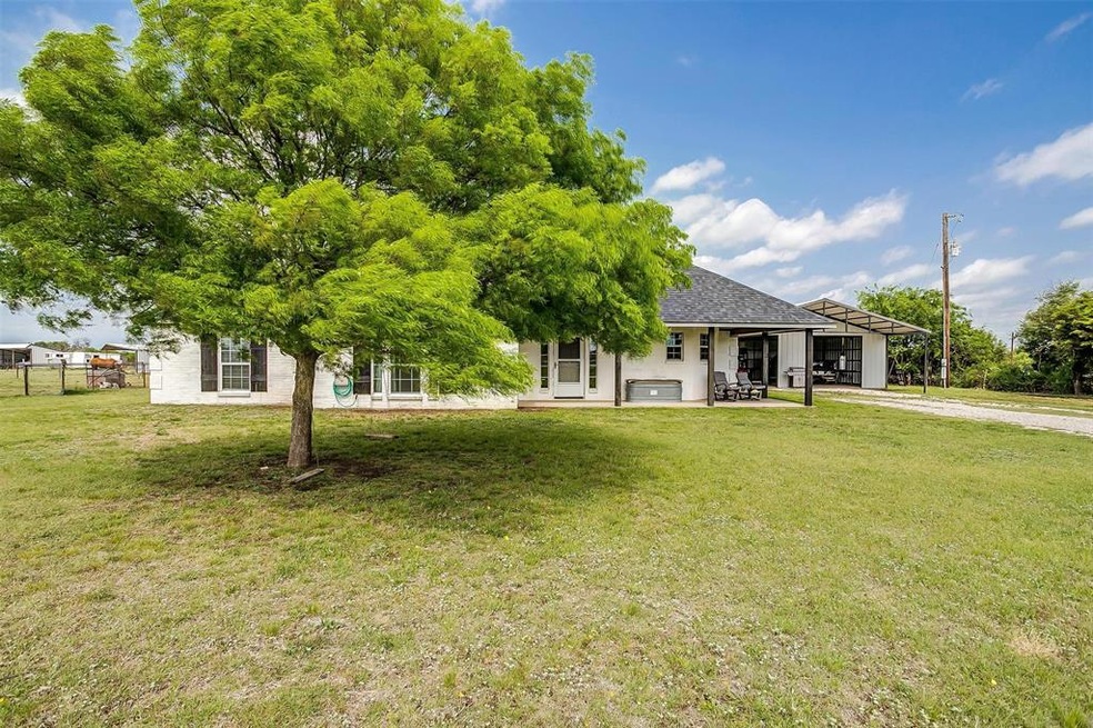 6625 Hutcheson Hill Rd, Springtown, TX 76082 - photo 1