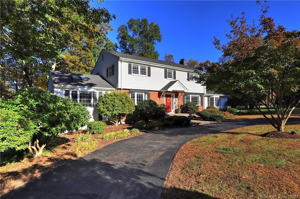 31 Cardinal Cir, Trumbull, CT 06611 - photo 1