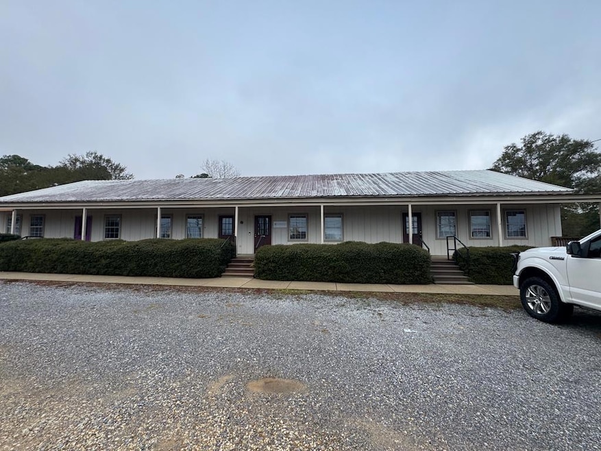 172 Honeysuckle Rd, Dothan, AL 36305 - photo 1