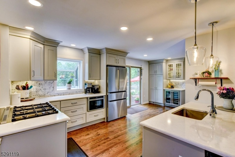 556 Wren Way, Branchburg, NJ 08876 - photo 1