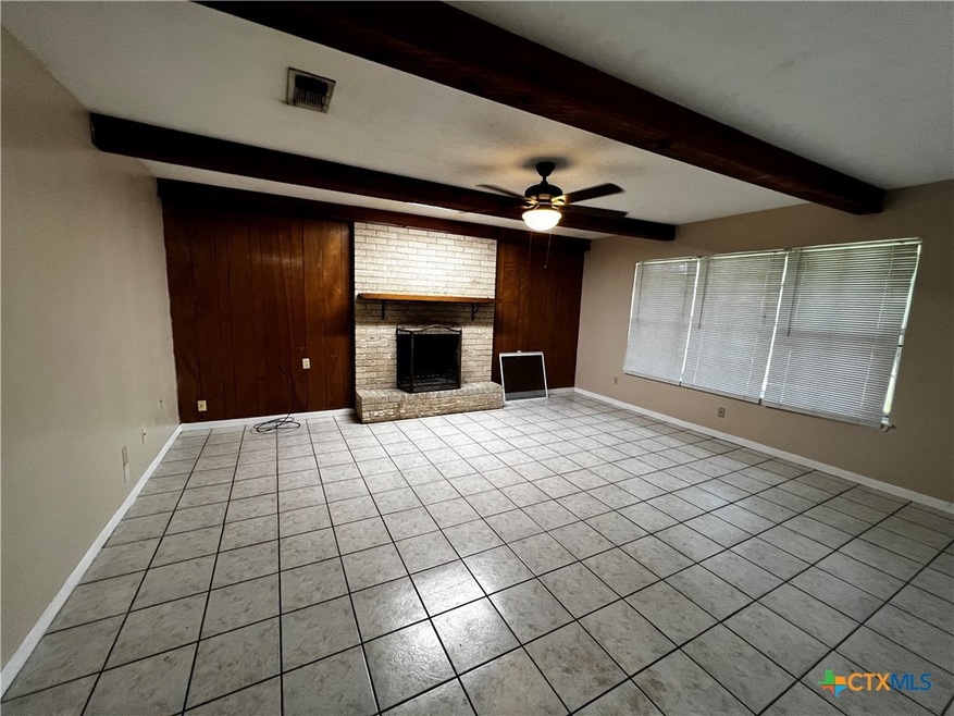 1004 Hillyer St unit 1004, San Marcos, TX 78666 - photo 1