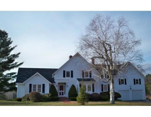 519 Pine St, Dover Foxcroft, ME 04426 - photo 1