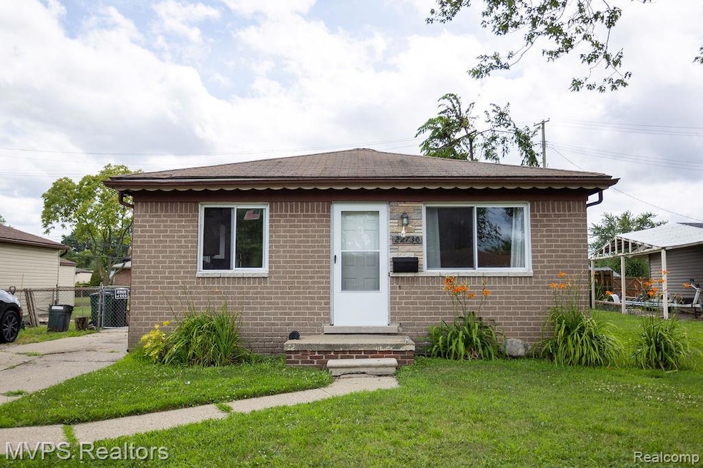 22730 Masonic Blvd, Saint Clair Shores, MI 48082 - photo 1