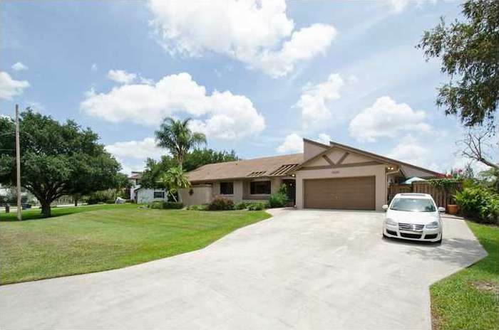 20220 SW 50th Place, Southwest Ranches, FL 33332 - photo 1
