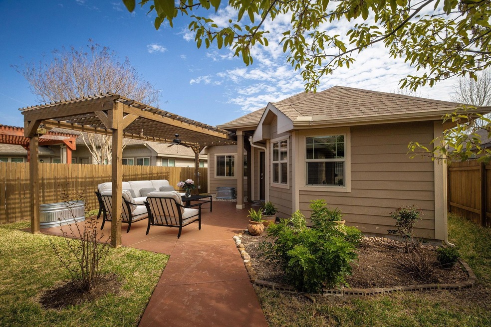 217 Rock Bluff Ln, San Marcos, TX 78666 - photo 1