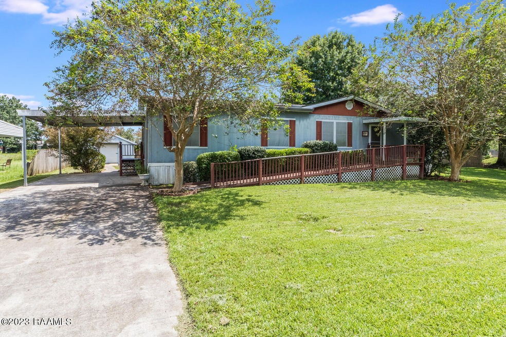 111 Blanco Dr, Youngsville, LA 70592 - photo 1