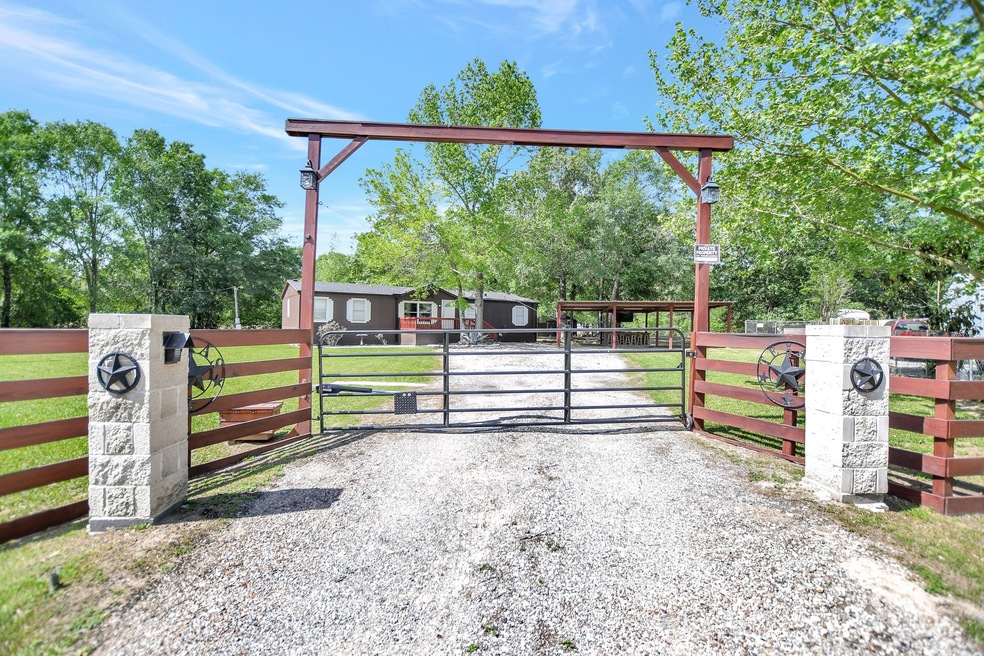 Front entrance - close gate.