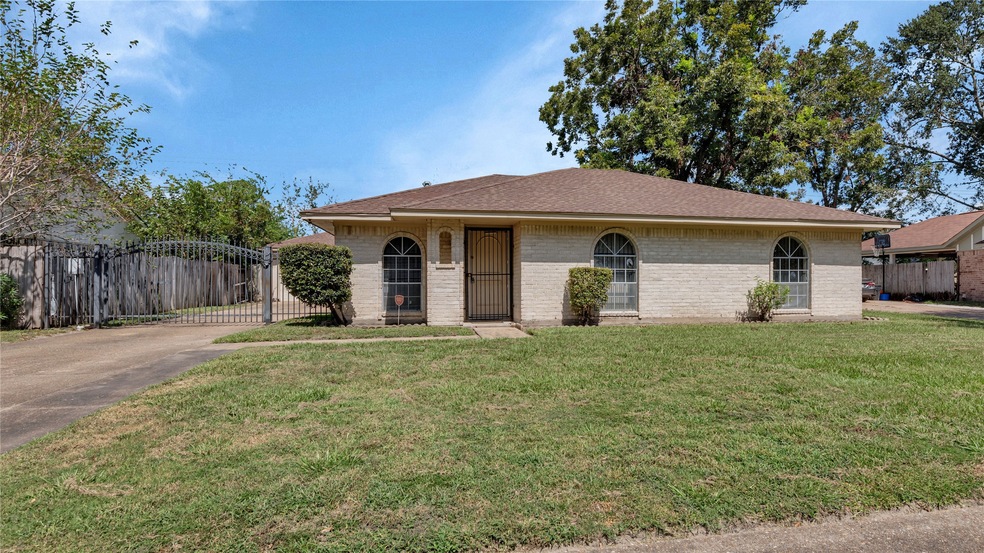7006 Trail Valley Way, Houston, TX 77086 - photo 1