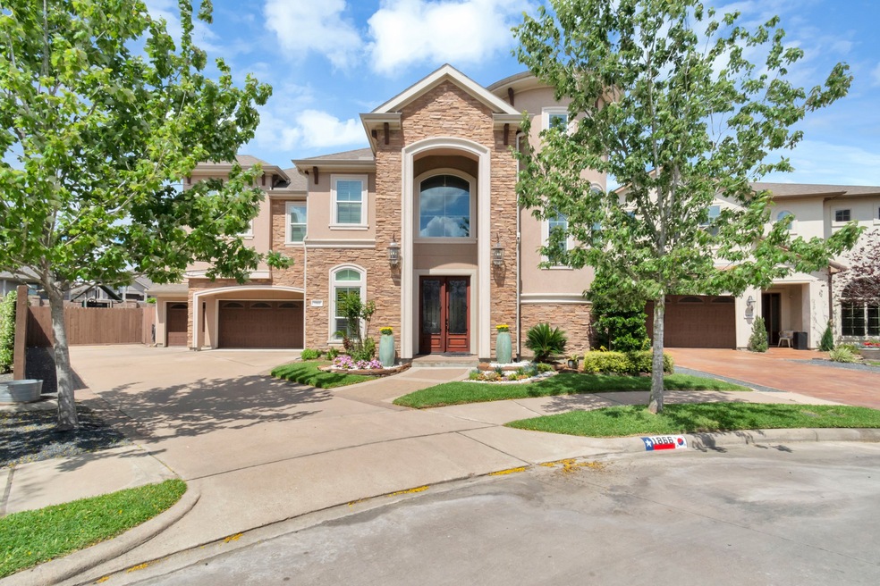 1866 Candlelight Place Dr, Houston, TX 77018 - photo 1