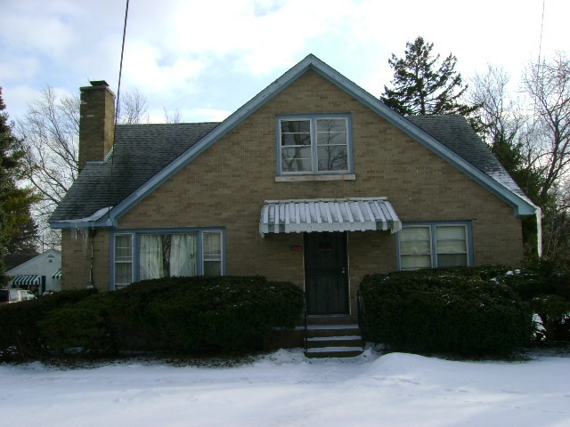 1703 10th St, Waukegan, IL 60085 - photo 1