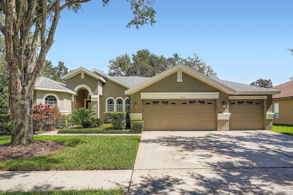 15206 Merlinpark Place, Lithia, FL 33547 - photo 1