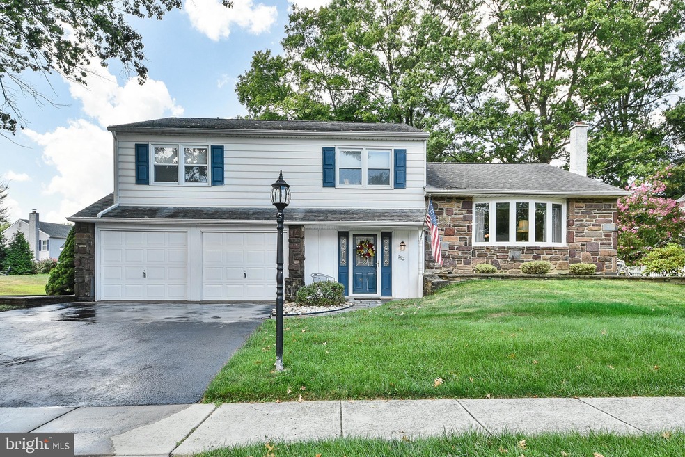 162 Walton Dr, Morrisville, PA 19067 - photo 1