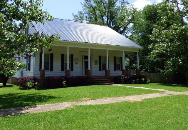 1070 E Railroad St, Wesson, MS 39191 - photo 1