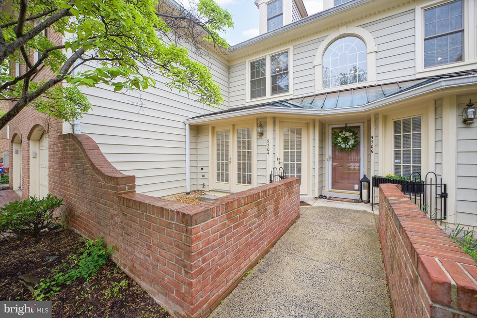 5704 Mayfair Manor Dr unit 95, Rockville, MD 20852 - photo 1