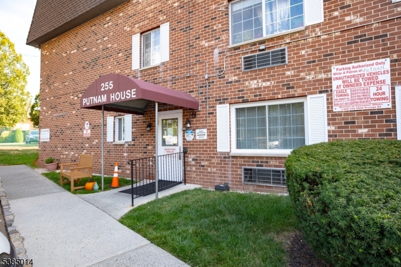 Putnam House unit 233, Union, NJ 07083 - photo 1