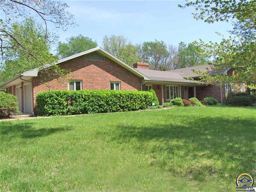 5730 SW 47th St, Topeka, KS 66610 - photo 1