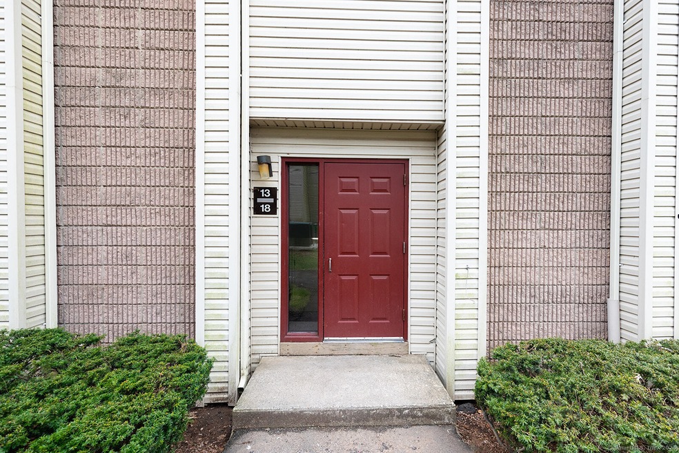 13 Burgundy Hill Ln unit 13, Middletown, CT 06457 - photo 1