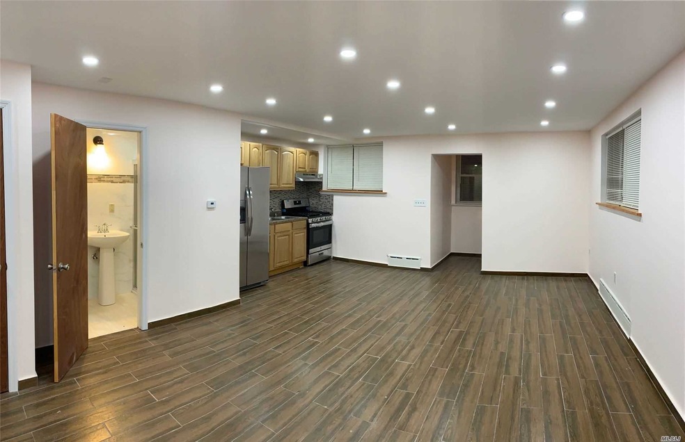 7519 147th St unit 1st Fl, Flushing, NY 11367 - photo 1