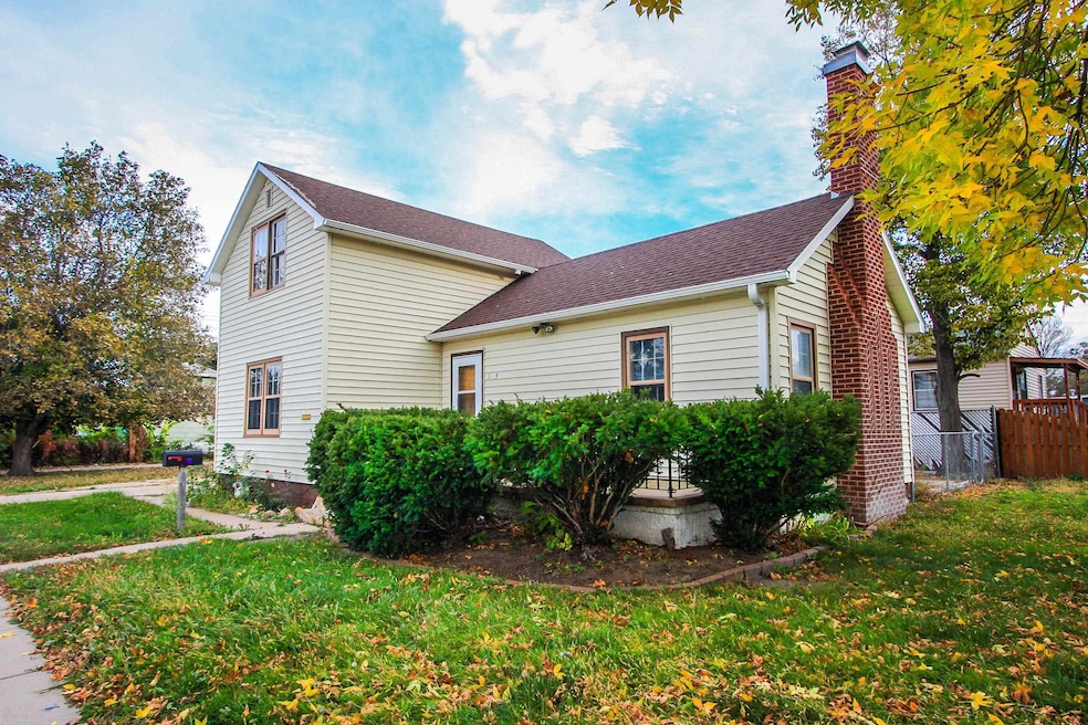 103 S Walnut St, North Platte, NE 69101 - photo 1