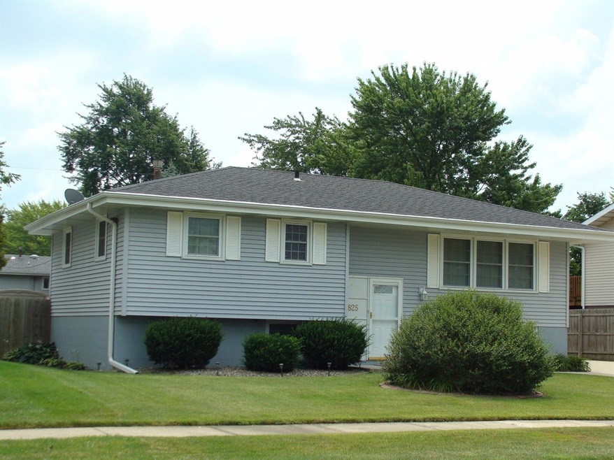 825 Tyler Ave, Dyer, IN 46311 - photo 1