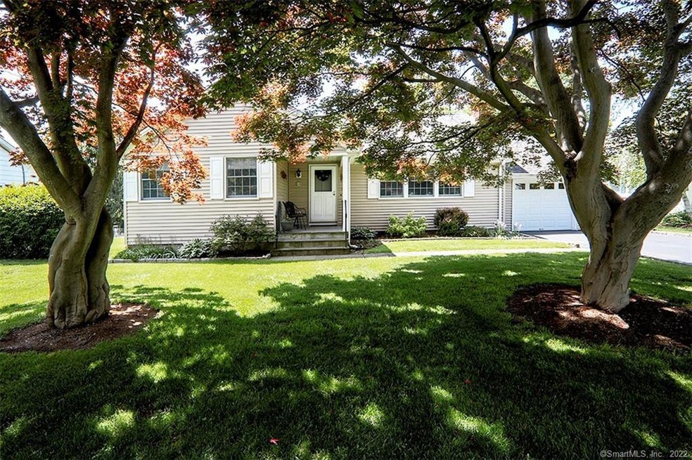 10 Woodcrest Rd, Norwalk, CT 06851 - photo 1