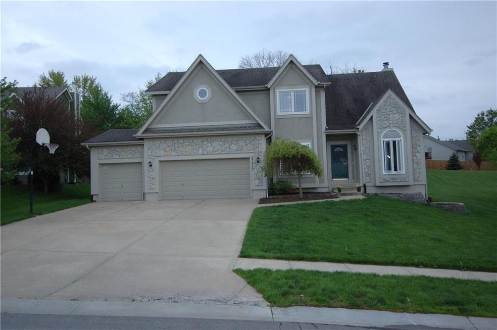 21517 W 51st Place, Shawnee, KS 66226 - photo 1