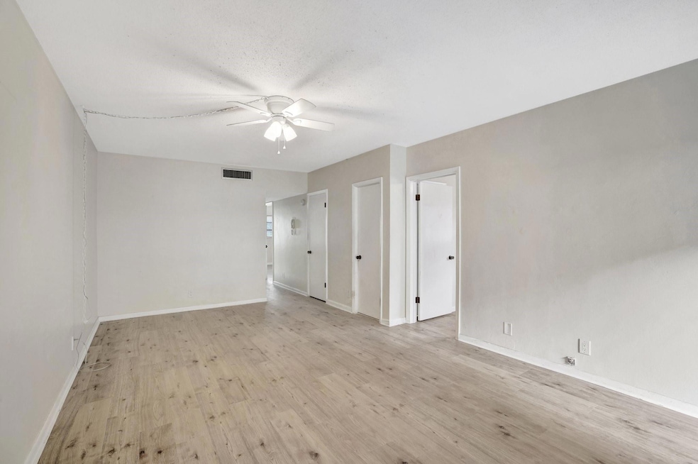 917 NE 16th Ave unit 7, Fort Lauderdale, FL 33304 - photo 1